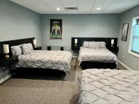 LOCATION, LOCATION, LOCATION!! Beautiful, newly constructed, spacious retreat - Homestays