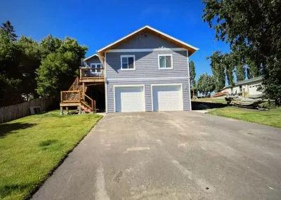 Centrally located 5 bedroom. Glacier Park, hiking, skiing fishing.