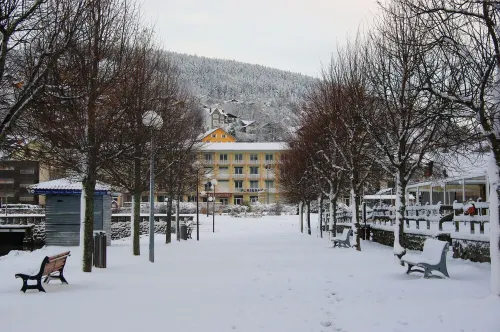 Studio apartment for 2 P - south facing balcony with lake classified  - center