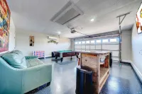 Sunshine Stay! 3bed/2bath home with POOL & GAME ROOM! Sleeps 10