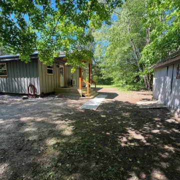 Miners Cabin - Pictured Rocks Lodging