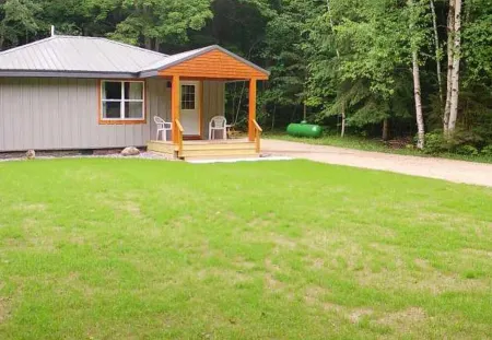 Miners Cabin - Pictured Rocks Lodging