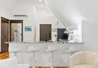 The Cloud Studio: Prime Downtown Location