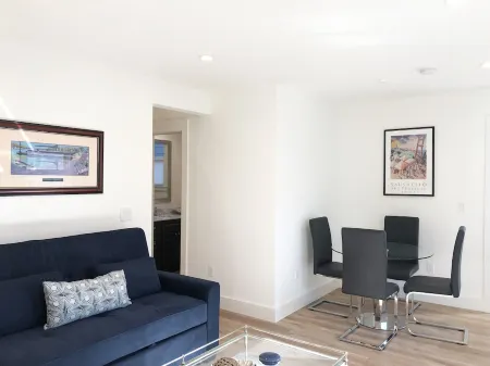 Newly Remodeled 1 BR Apartment in the Heart of Sausalito Отели рядом с достопримечательностью «Национальная зона отдыха Голден Гейт»