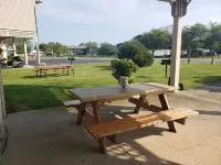 Clean, beautiful condo by Lake Erie! Perfect getaway for a family of four.