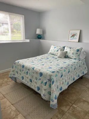Spacious Summer Rental in Bonnet Shores/Narragansett, RI. Close to area beaches.