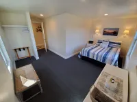 Top Mast Resort-Shore House! Beach, Pool, Housekeeping and more!