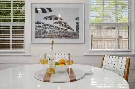 Naples Oasis - Heated Pool, Pizza Oven, Fire Pit & Near Vanderbilt Beach