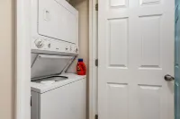 Cozy Old Town Escape: 2BR Dream WalkScore 98