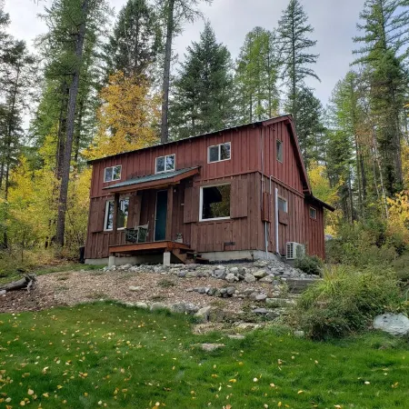 Cozy cabin on a lake just outside of Whitefish
