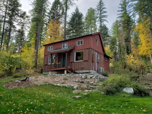 Cozy cabin on a lake just outside of Whitefish