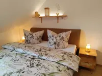 Traumhafte Wohnung Über Zwei Ebenen mit Infrarotkabine, Balkon und Terrasse