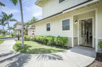FULLY RENOVATED UNIT. 3 BDRM, 3 BATH SLEEPS 8. PERFECT FOR GRANDPARENTS Hotels near White Sands Beach(La'aloa Bay)