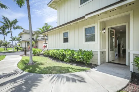 FULLY RENOVATED UNIT. 3 BDRM, 3 BATH SLEEPS 8. PERFECT FOR GRANDPARENTS