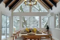 Luxury 5Bedroom/10beds/LargeGatedBackyard/SwingSet/EntertainmentRoom/ &BonusRoom