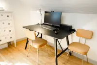 Private Cape Cod Cottage. Walk to Ellis Landing Beach!