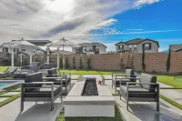 Beautiful Villa + Large Backyard,Putting Green & Game Room,Indoor+Outdoor Games