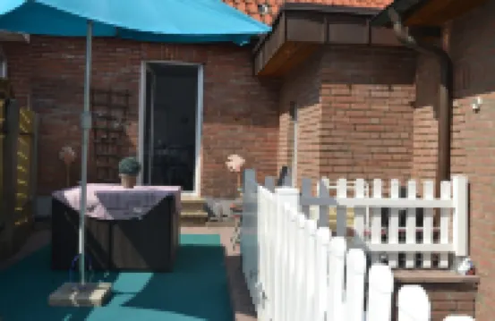 Holiday house with terrace just 7 km from Heide Park