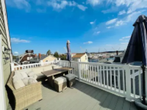 Harbor Vista House⚓️ 3rd FLR deck,Walk to Portsmouth Hotels in Kittery