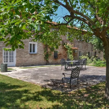 Fano - Country House 5 Minutes from the City Center