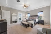 Clean and Comfortable Centrally Located 5br/3Bath home in Meridian, ID. 프랭클린 공원 주변 호텔