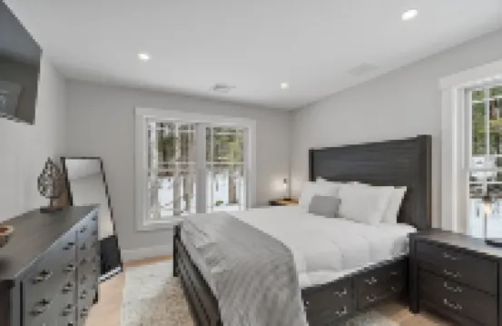 King’s Lodge in Woodstock – Sleeps 9, Family Retreat!