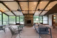 On the Beach, Teddy Roosevelt Stayed Here. Pet friendly, large fenced property