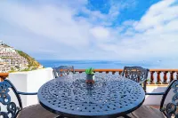 H168 10/10 Stars - Immaculate Remodeled Corner Condo w/Fireplace, New Golf Cart