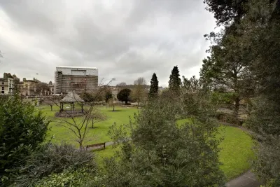 Boutique Retreat in the Heart of Bath — Steps from All the Sights Hotels in 