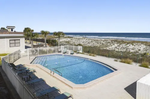 Beachside! Jacksonville Beach Condo-Close to Mayo Clinic