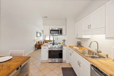 Easy. Clean. Simple.  Panama City Beach FL Отели в г. Аппер-Гранд-Лагун