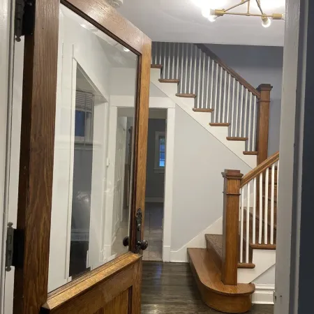 Chic 3bed 2bath Home with free parking close to United Center