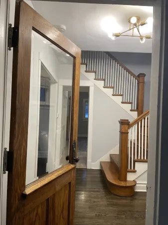 Chic 3bed 2bath Home with free parking close to United Center Отели рядом с достопримечательностью «Frank Lloyd Wright Home and Studio»