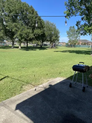 Home in Groves Hotel dekat Sabine Pass Battleground State Historical Park