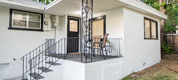 Cozy Farmhouse Suite Hotels in Cache County