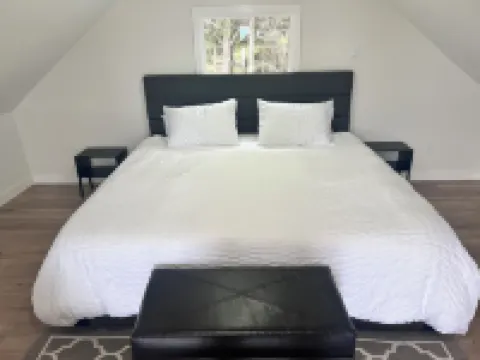 Cozy home with a view, newly remodeled.