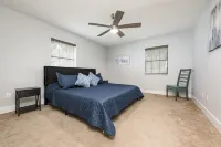 KING BEDS! Spacious, Central, Quiet Hotels near T-Mobile