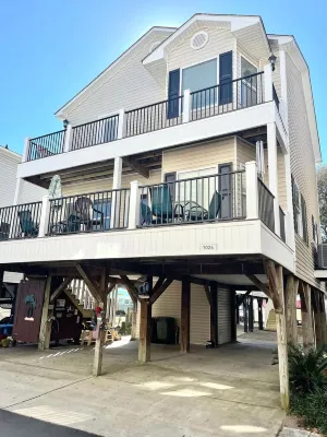 Ocean Lakes #1026 - 5BR:3BA in the Holiday Inn Section! Short walk to the beach! - บังกะโล