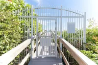 Nautical Paradise: 2B/2B 4th Floor Direct Ocean View