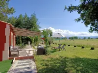 Charming house classified 4 stars in Luberon Protected Natural Regional Park Hotels in Roussillon