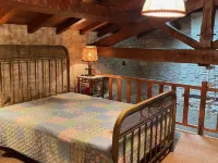 Maison Pierre Avec Piscine Privée Hotels in Blanquefort-sur-Briolance