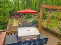 Sunset Lion Mountain Cabin near a Lake & Vineyards