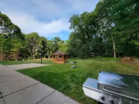 Private NEWLY Renovated 4 BED Family Friendly Home near URI, Beaches, Weddings..
