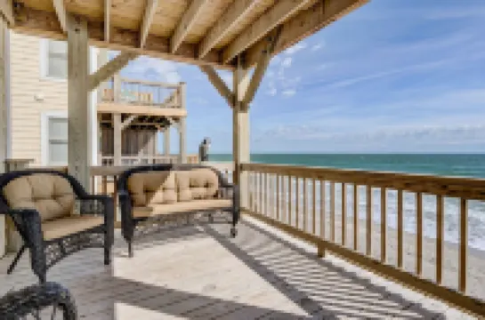 Paradise Found! Fabulous, Flexible, Beach Front Luxury! HotTub, Best Location!