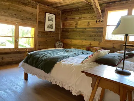 Chalet D'alpage Entièrement Exposé sud au Pied du Mont Blanc