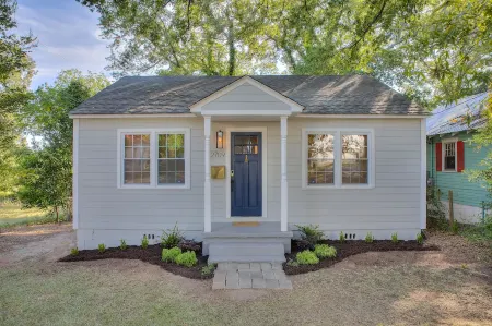 Unexpected Little Gem Minutes from Downtown Отели рядом с достопримечательностью «Ривербанкс Зу энд Гарден»