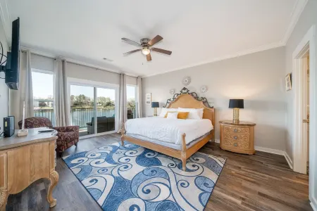 The Lookout - Lake Views, Swim, Fish, & More!