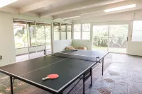 Traditional Hawai'i home near Hilo town - solar powered!