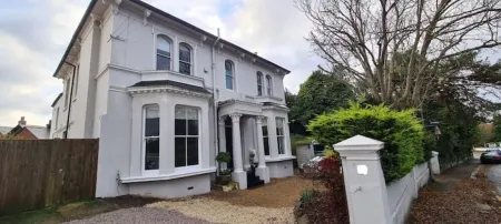 Stunning 2-bed Victorian Villa Ground Floor Flat
