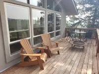 Falcon Ridge Chalet-Woodland Park: WiFi & Views, Deck and Views of Pikes Peak